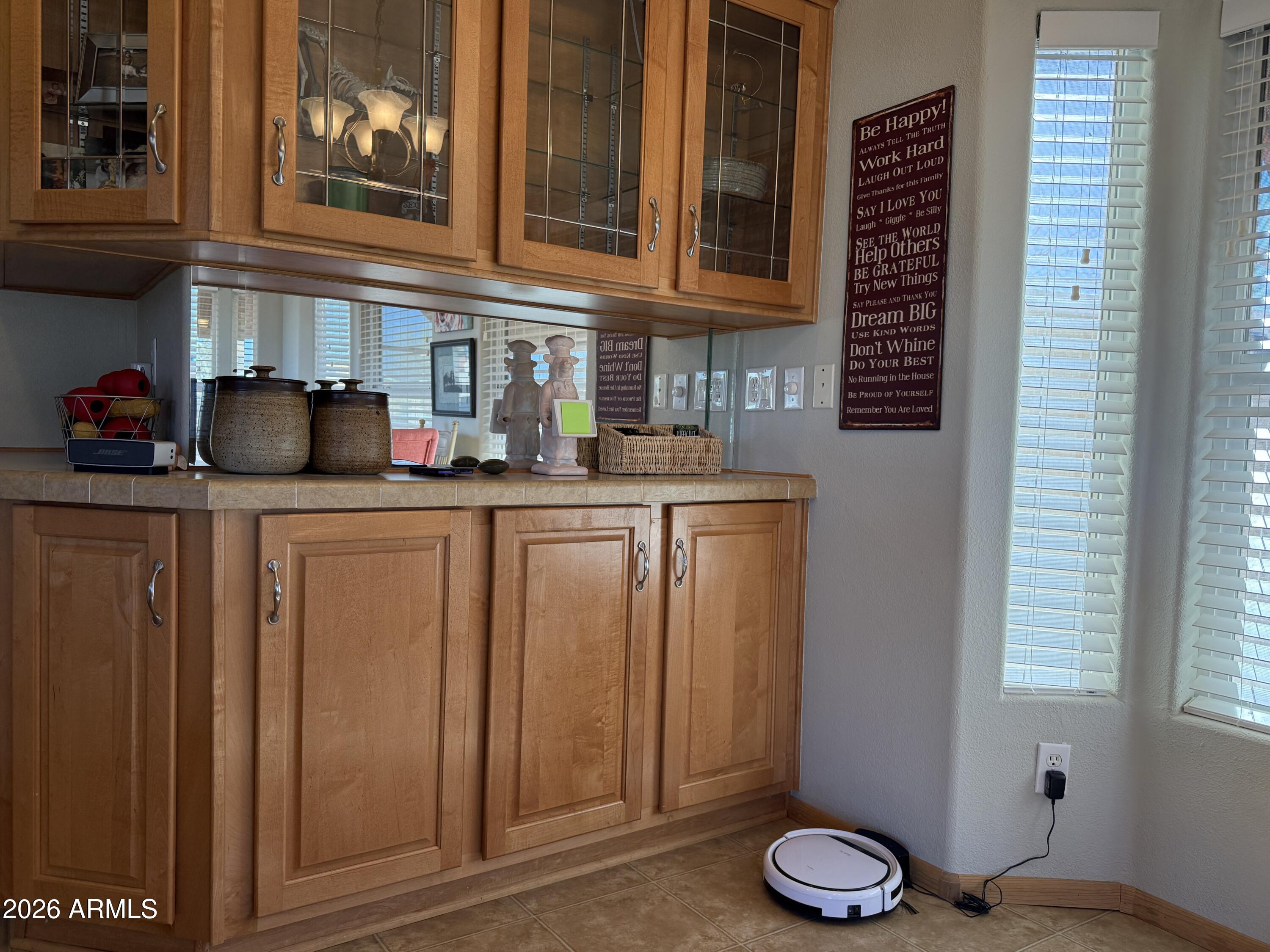 21175 Westward View Road, Unit 241 Congress, AZ 85332 - Photo 13 of 49 Hutch Built In