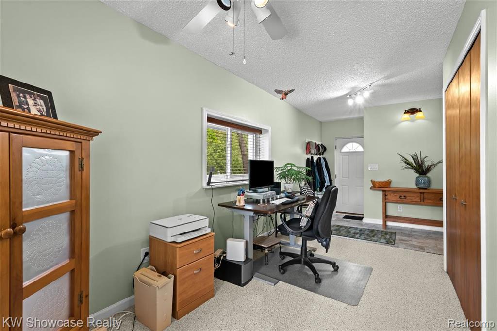 5865 Crescent Road Waterford, MI 48327 - Photo 21 of 36 Gallery Image 21