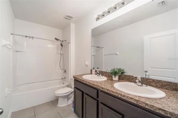 $416,000 | 210 Cinnamon Bark Place, Valrico, FL 33594