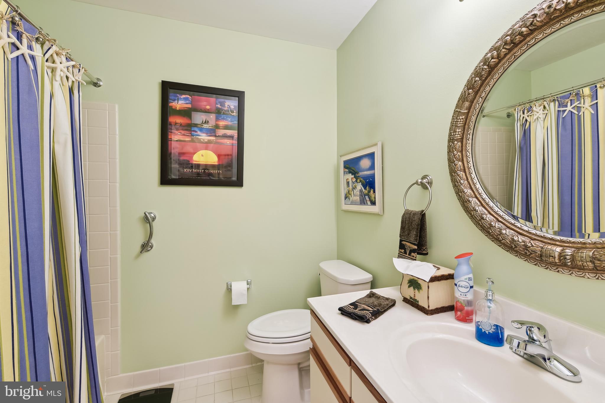 783 Eastern Point Road Annapolis, MD 21401 - Photo 38 of 59 Well-Appointed Full Shared Bath