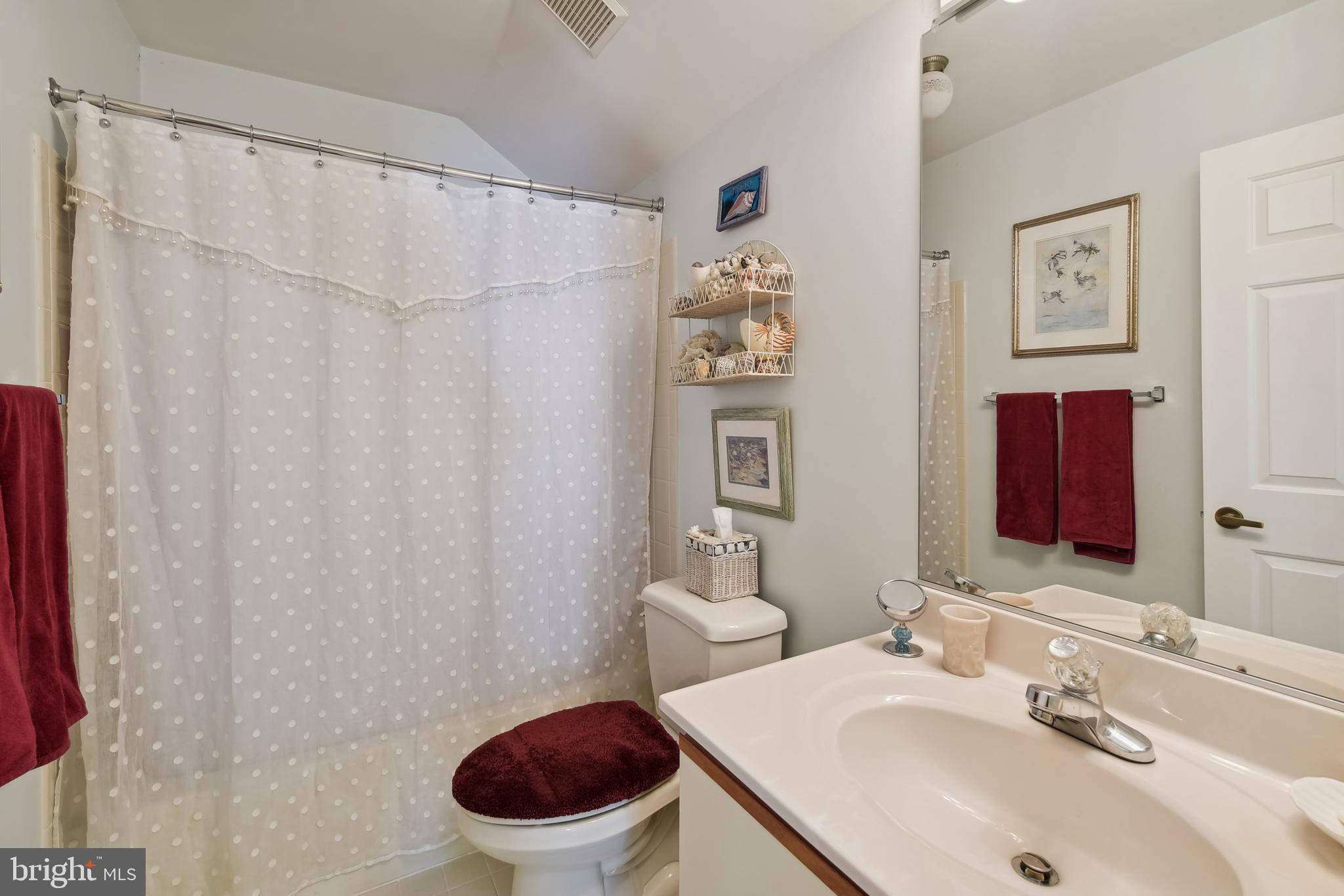 783 Eastern Point Road Annapolis, MD 21401 - Photo 45 of 59 Upper Level Full Bath