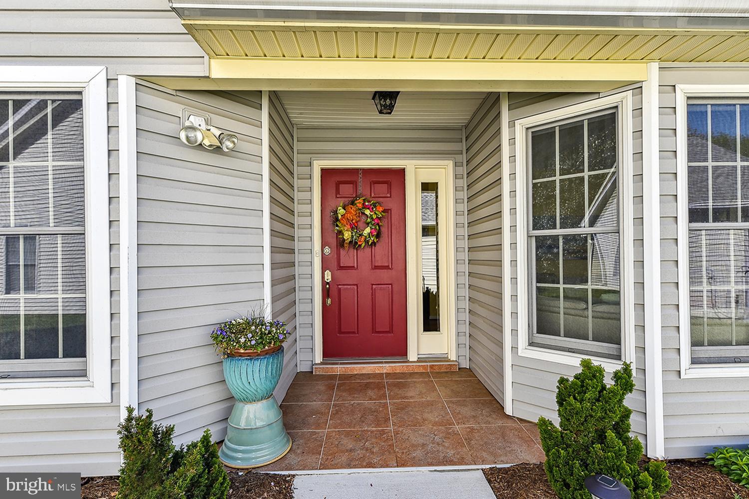 783 Eastern Point Road Annapolis, MD 21401 - Photo 10 of 59 Welcoming Tiled & Covered Entry