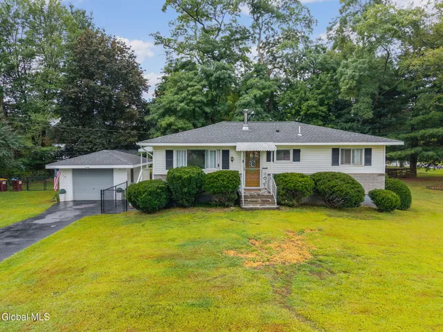 $293,000 | 271 Rte 67, Leeds, NY 12451