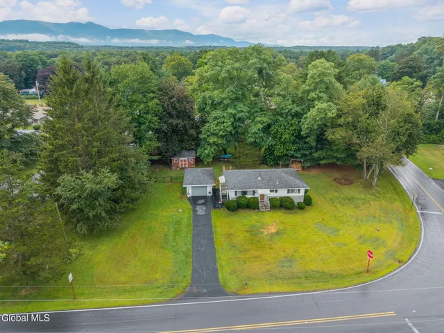 $293,000 | 271 Rte 67, Leeds, NY 12451