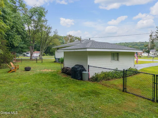 $293,000 | 271 Rte 67, Leeds, NY 12451