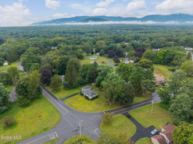 $293,000 | 271 Rte 67, Leeds, NY 12451