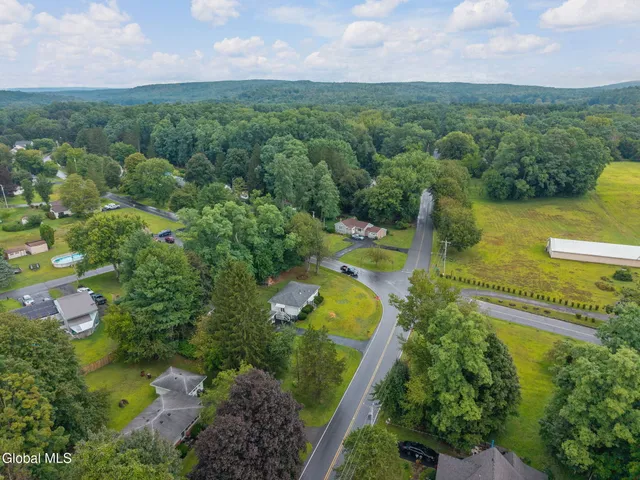 $293,000 | 271 Rte 67, Leeds, NY 12451