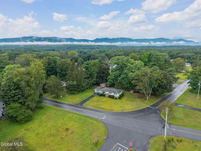 $293,000 | 271 Rte 67, Leeds, NY 12451