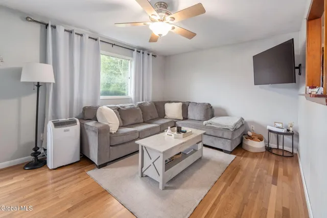 $293,000 | 271 Rte 67, Leeds, NY 12451