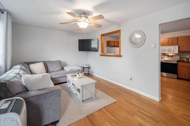 $293,000 | 271 Rte 67, Leeds, NY 12451