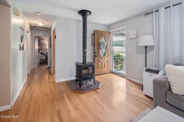 $293,000 | 271 Rte 67, Leeds, NY 12451