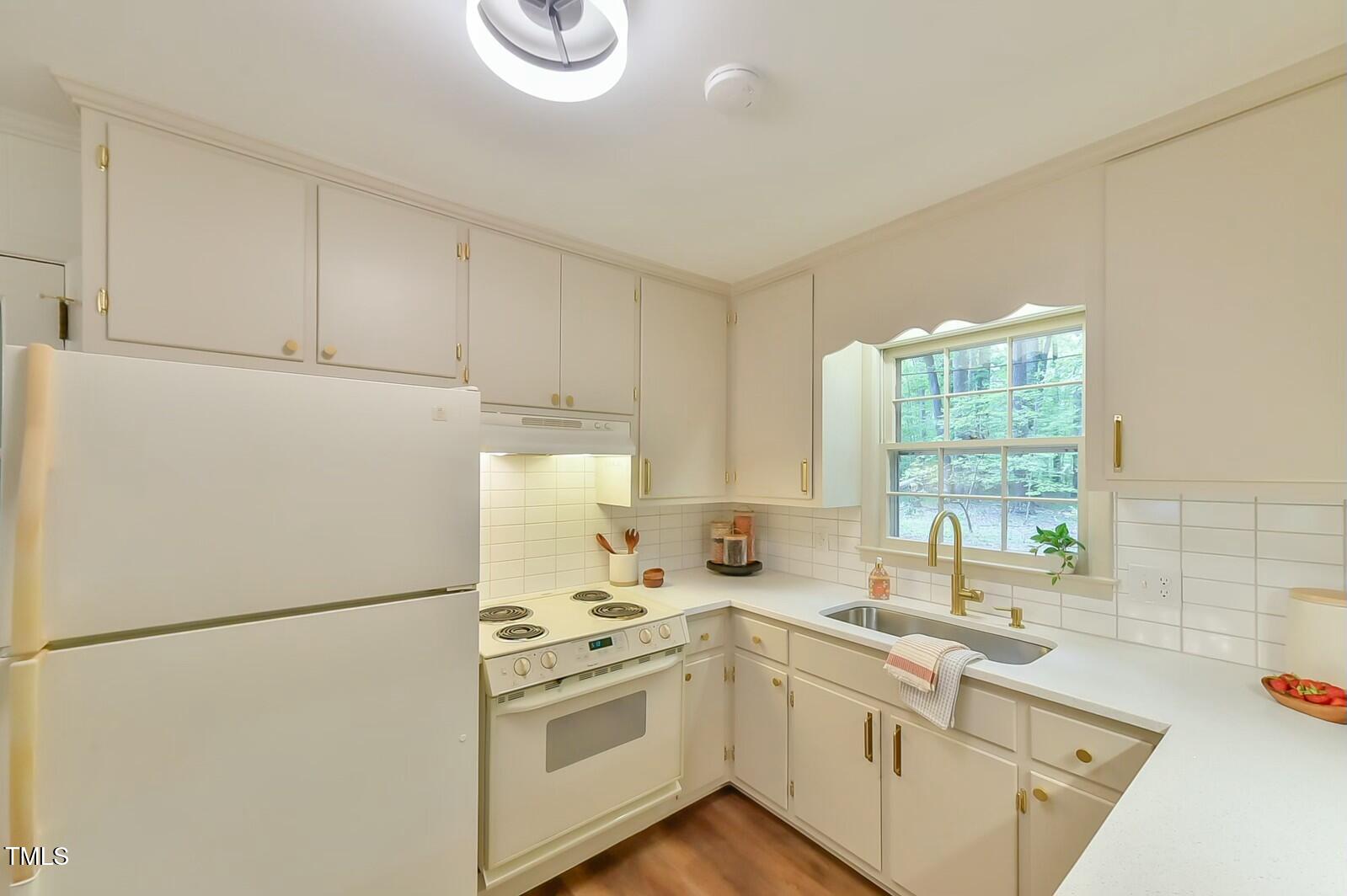 775 Old Graham Road Pittsboro, NC 27312 - Photo 7 of 52 kitchen
