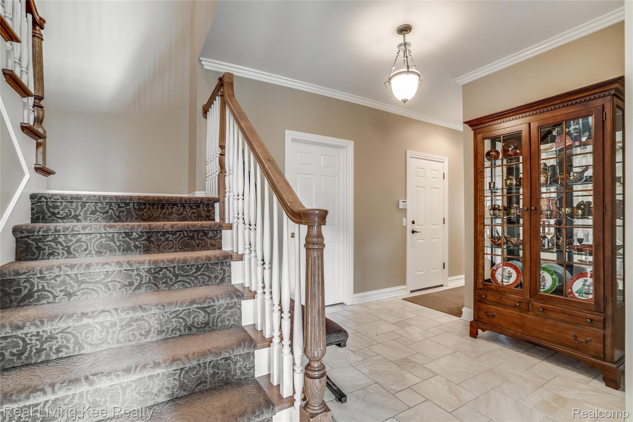 2675 Shorebrook Court Rochester, MI 48306 - Photo 48 of 98 Interiors (31 of 88).jpg