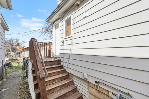 $96,500 | 4484 4th Street, Ecorse, MI 48229