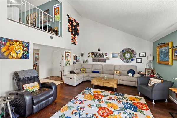 $1,899,999 | 216 West Escalones, San Clemente, CA 92672