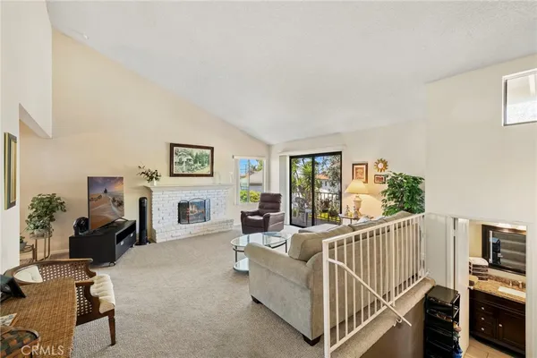 $1,899,999 | 216 West Escalones, San Clemente, CA 92672