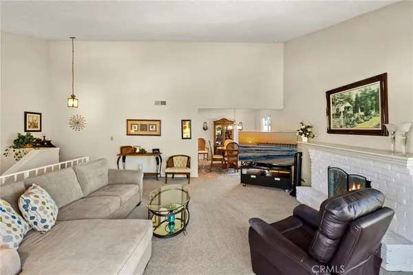 $1,899,999 | 216 West Escalones, San Clemente, CA 92672