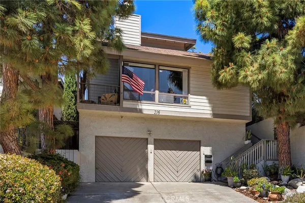$1,899,999 | 216 West Escalones, San Clemente, CA 92672