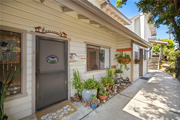 $1,899,999 | 216 West Escalones, San Clemente, CA 92672