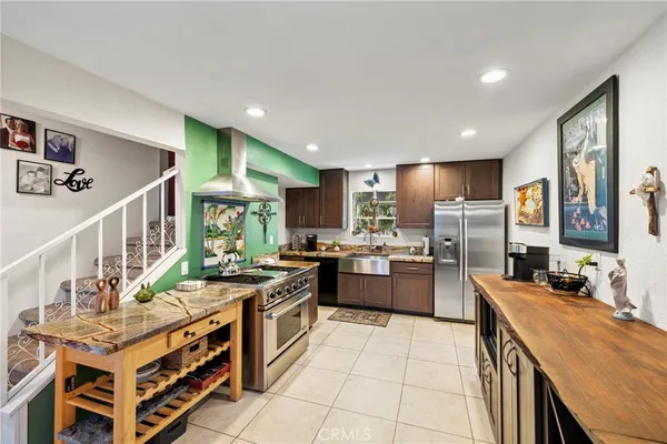 $1,899,999 | 216 West Escalones, San Clemente, CA 92672