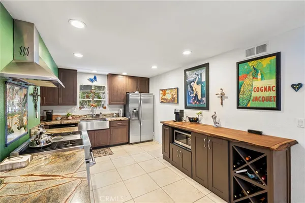$1,899,999 | 216 West Escalones, San Clemente, CA 92672
