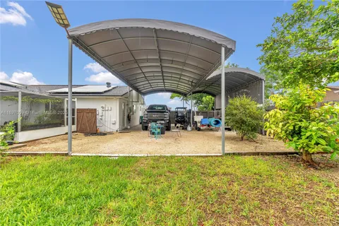 a house view with a outdoor space