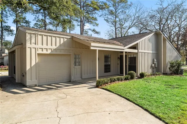 $282,000 | 30 South Court Villa Drive, Unit 30, Mandeville, LA 70471