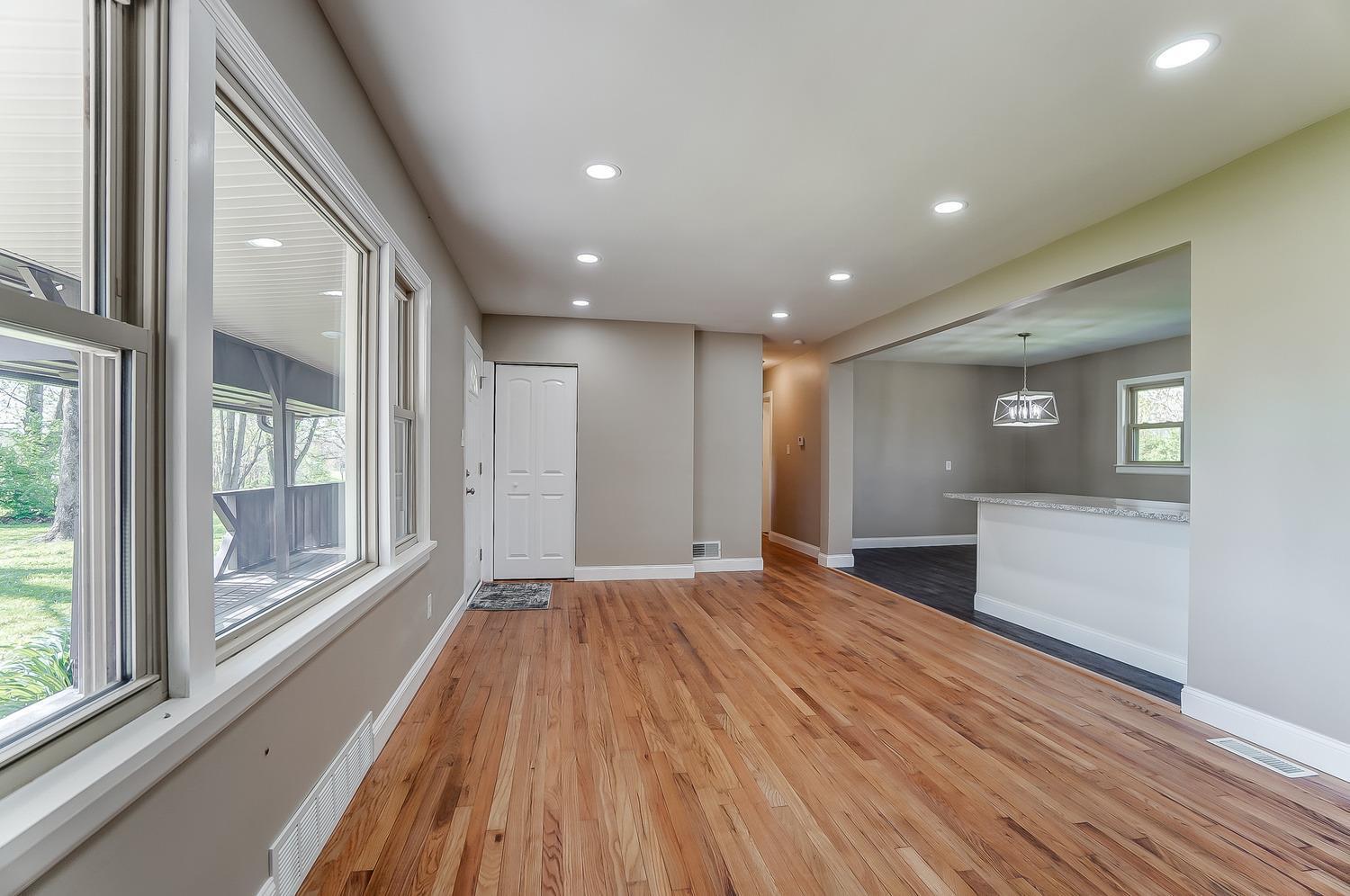 4451 Shaker Road Franklin, OH 45005 - Photo 9 of 39 Gallery Image 9