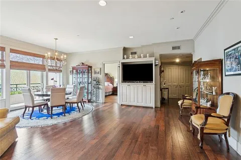 $735,000 | 400 Metairie-Hammond Highway, Unit 5E, Metairie, LA 70005