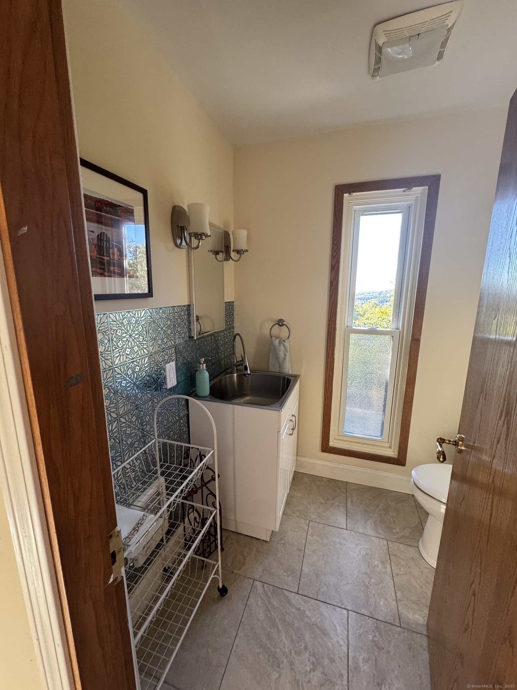 84 Ridge Hill Road Montville, CT 06370 - Photo 17 of 38