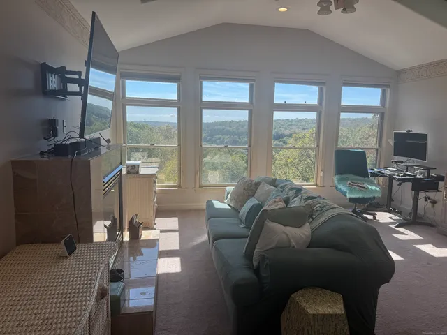 $749,900 | 84 Ridge Hill Road, Montville, CT 06370