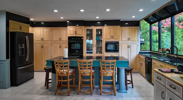 $749,900 | 84 Ridge Hill Road, Montville, CT 06370