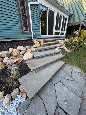 $749,900 | 84 Ridge Hill Road, Montville, CT 06370