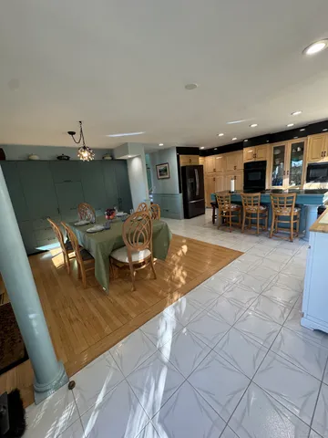 $749,900 | 84 Ridge Hill Road, Montville, CT 06370