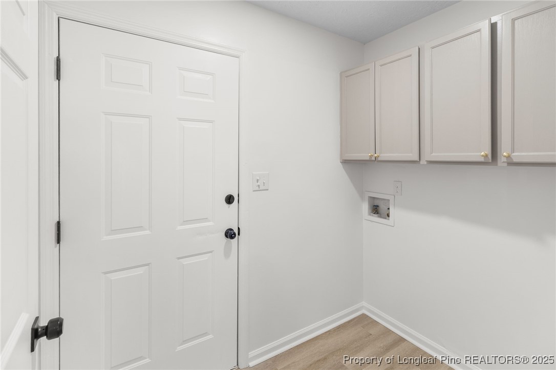 3638 Golfview Road Hope Mills, NC 28348 - Photo 20 of 35 a view of small space with wooden floor