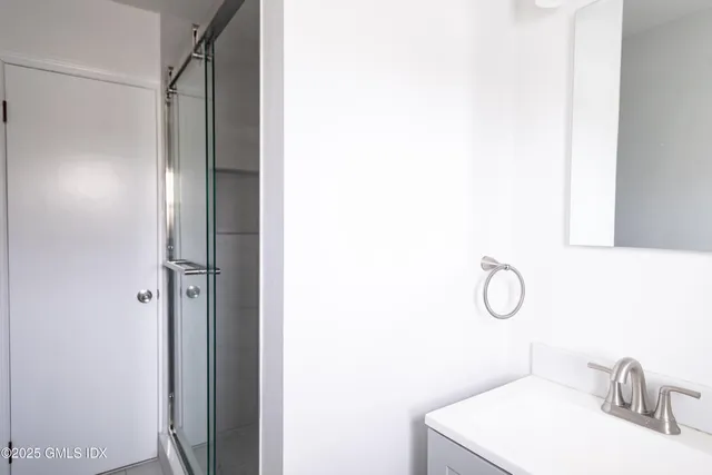 $3,950 | 51 View Street West, Unit 2, Greenwich, CT 06830