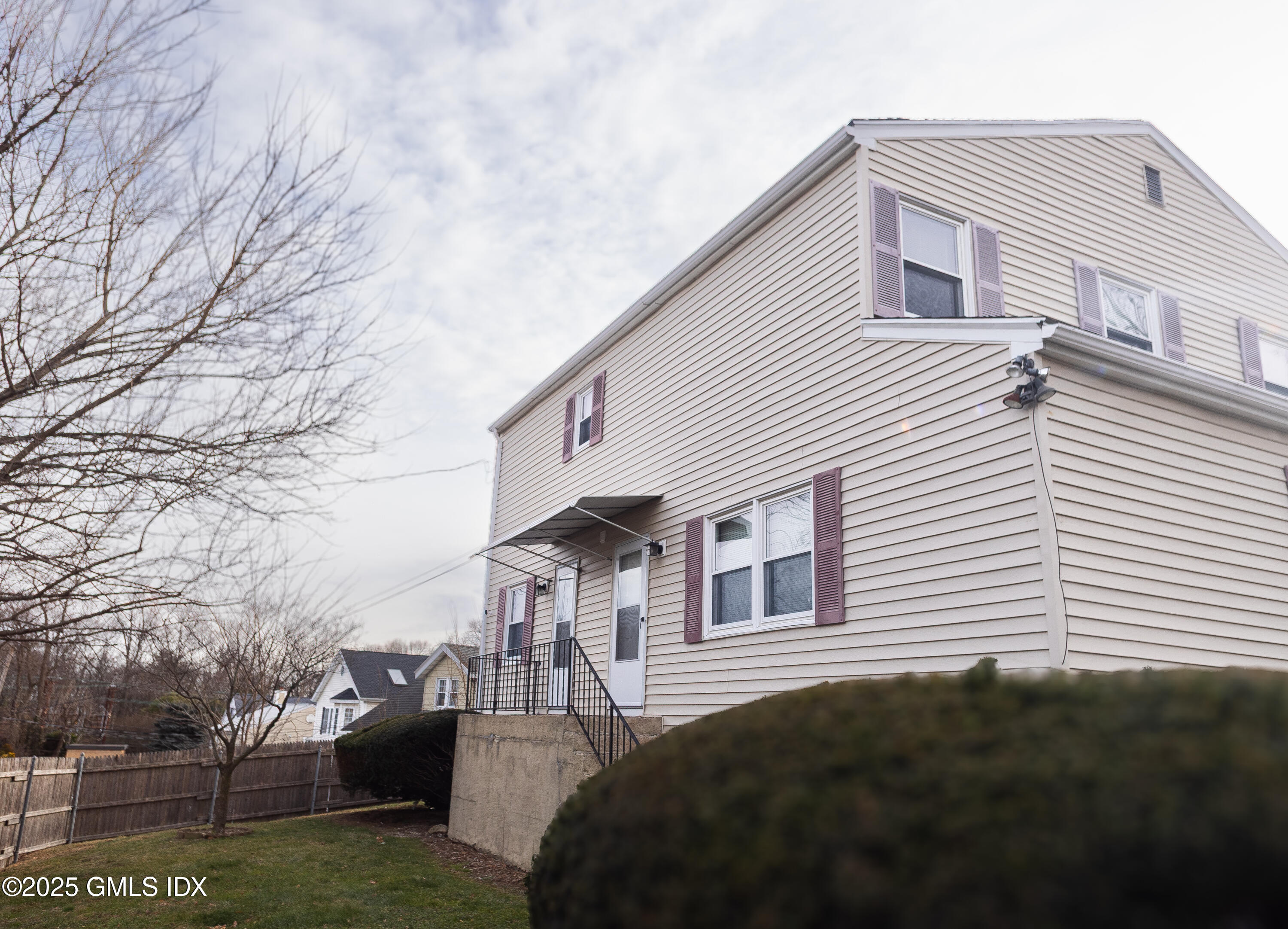 51 View Street West, Unit 2 Greenwich, CT 06830 - Photo 3 of 19 _P4A9795