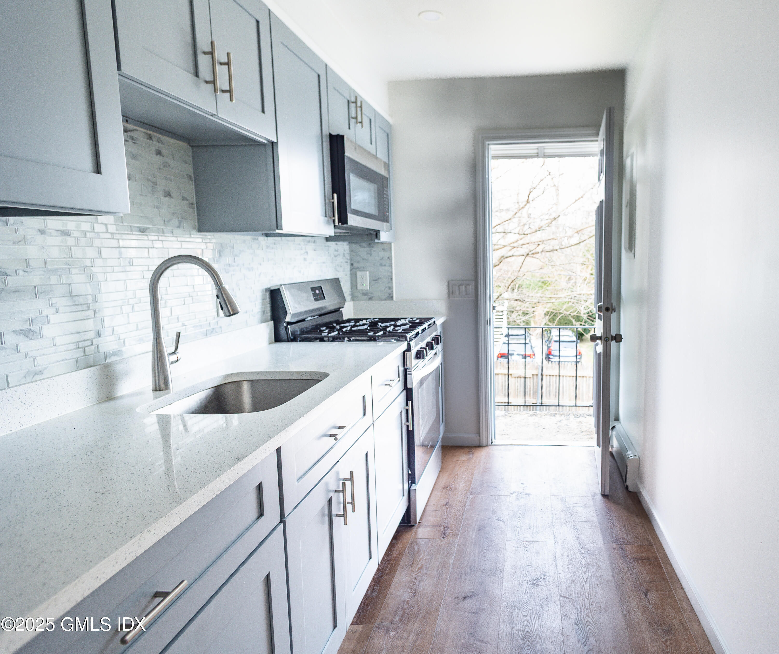 51 View Street West, Unit 2 Greenwich, CT 06830 - Photo 5 of 19 _P4A9820