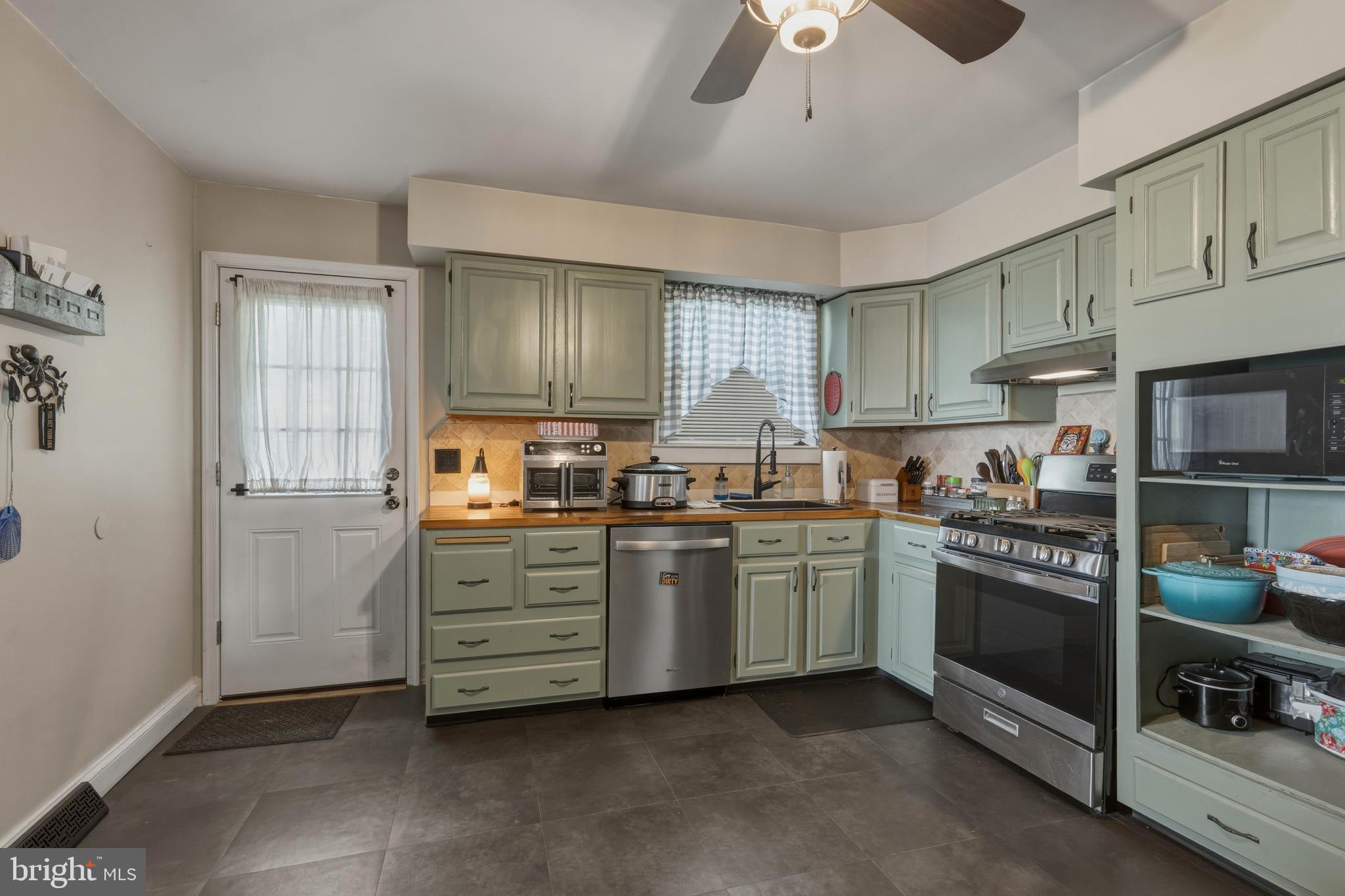95 Delaware Avenue Fortescue, NJ 08321 - Photo 4 of 33