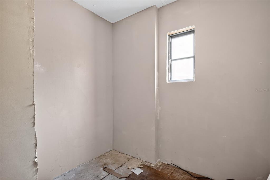 3140 Northeast 162 Place Citra, FL 32113 - Photo 17 of 30 a view of small space with wooden floor