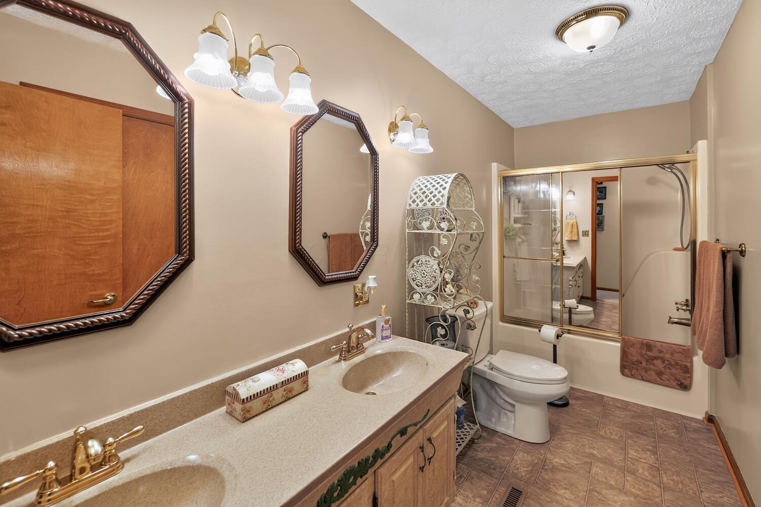 23526 Caves Road Gambier, OH 43022 - Photo 17 of 44