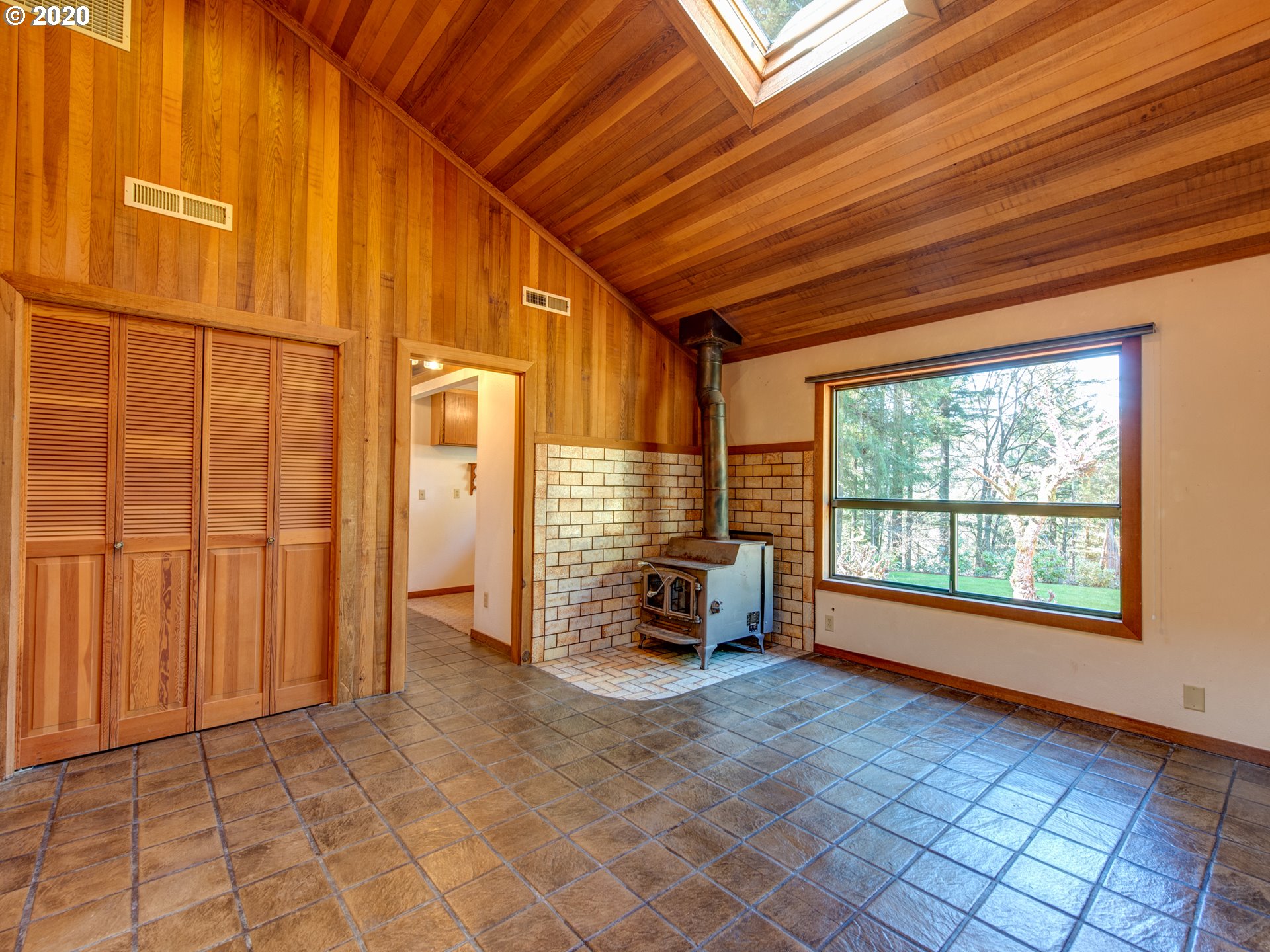 40706 Deerhorn Road Springfield, OR 97478 - Photo 15 of 32 Gallery Image 15