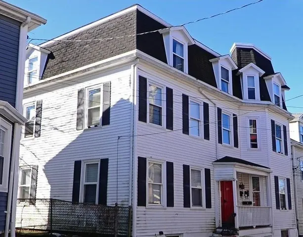 $5,300 | 33 Ann Street, Unit 3, Newport, RI 02840