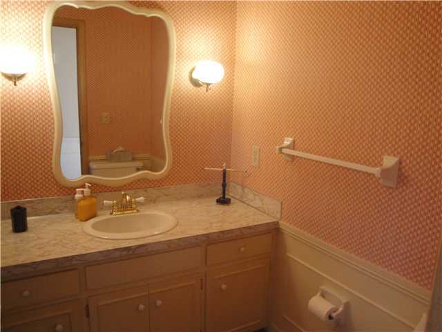 2581 Chartwell Road Columbus, OH 43220 - Photo 7 of 11 Gallery Image 7