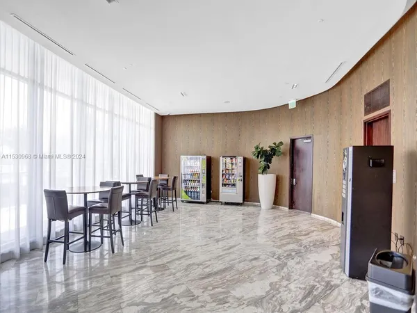 $1,598,000 | 3250 Northeast 188th Street, Unit 207, Aventura, FL 33180