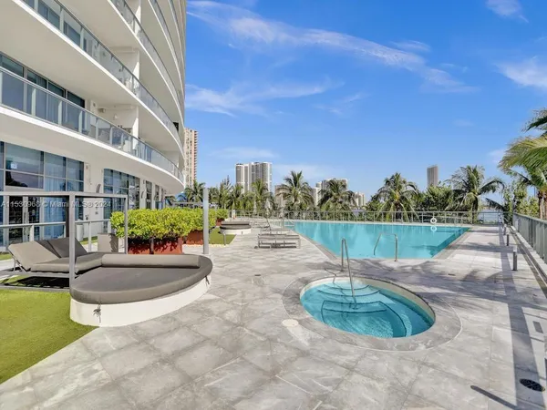 $1,598,000 | 3250 Northeast 188th Street, Unit 207, Aventura, FL 33180