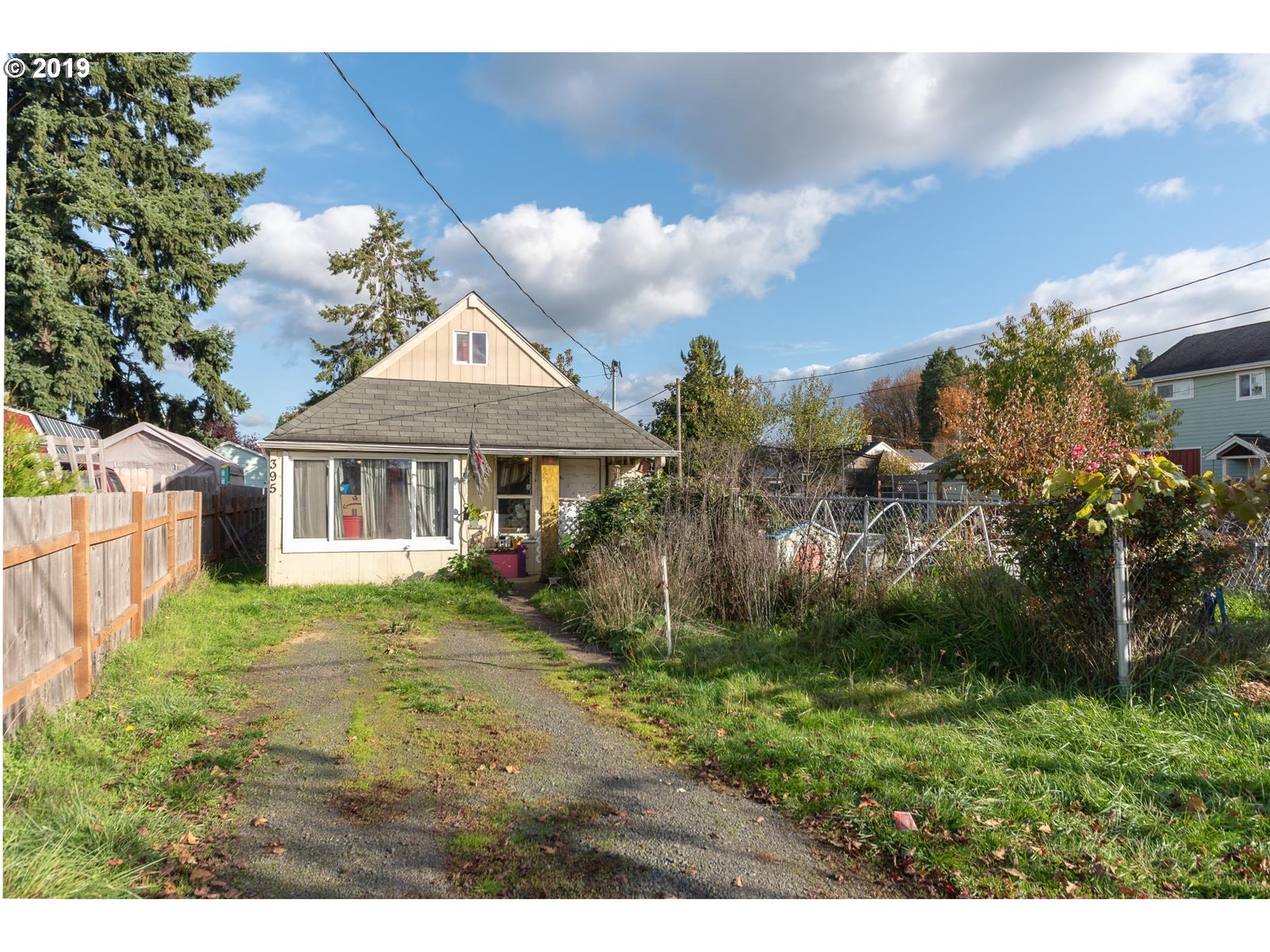395 South 42nd Street Springfield, OR 97478 - Photo 2 of 17