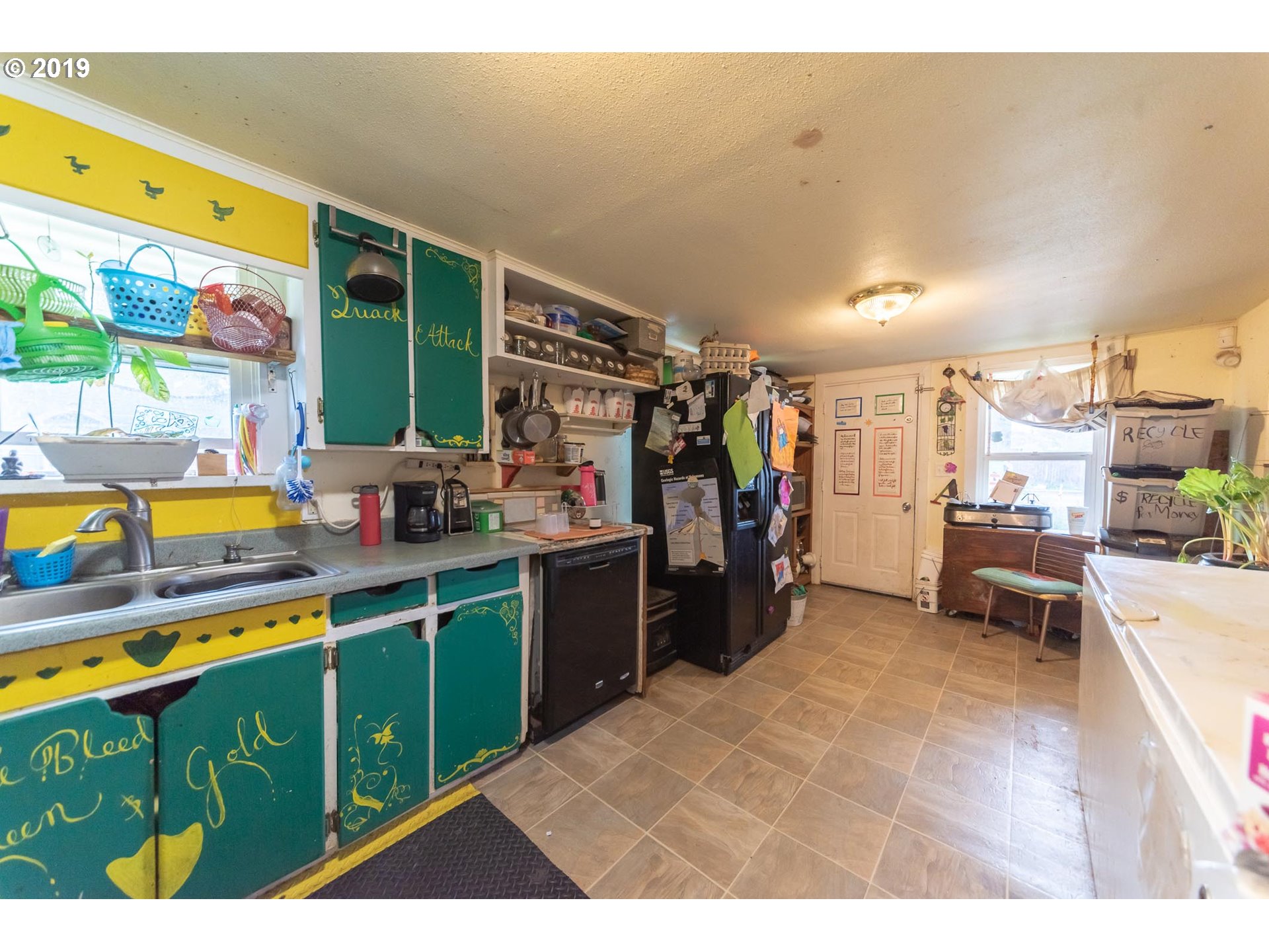 395 South 42nd Street Springfield, OR 97478 - Photo 5 of 17