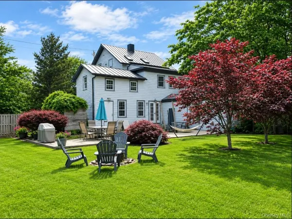 $3,800 | 744 Main Street, Unit 1, Greenport, NY 11944