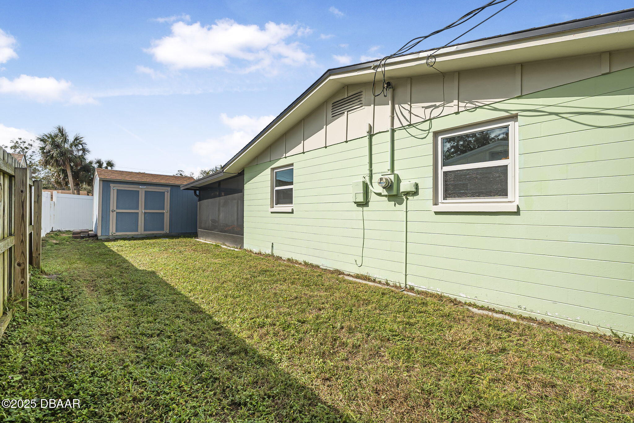 737 5th Street Port Orange, FL 32129 - Photo 37 of 40 a backyard of a house